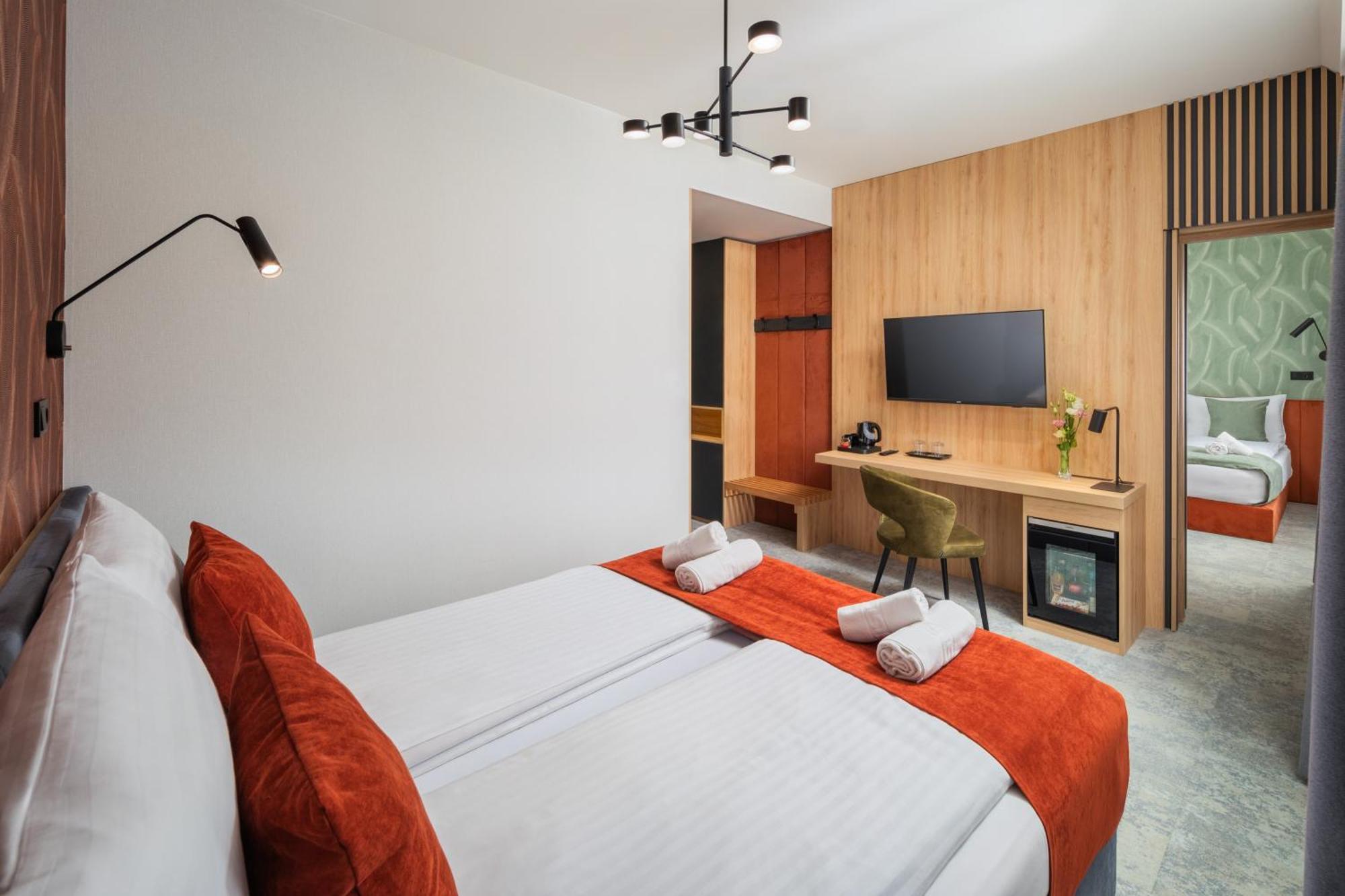 Sziget Hotel Nyiregyhaza Exterior photo